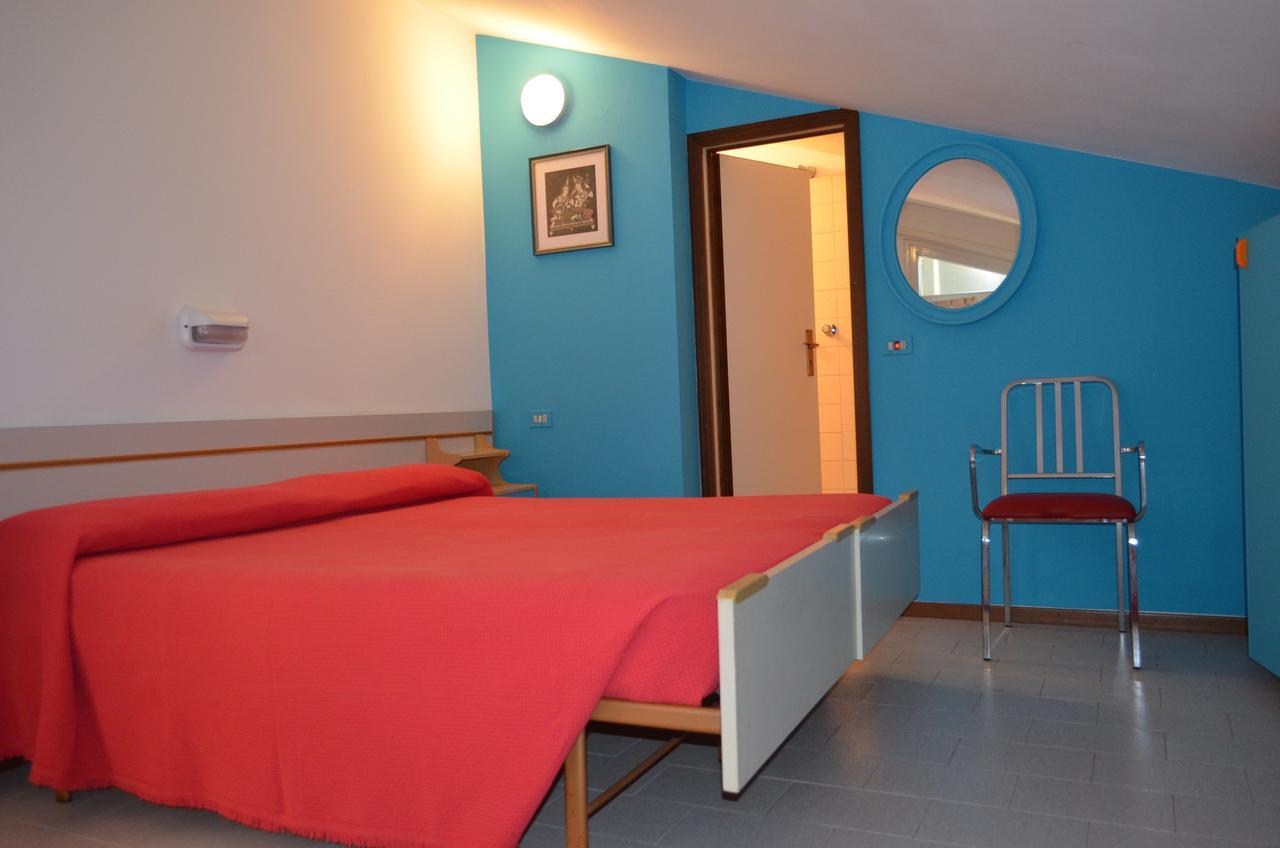 Hotel Miro Cattolica Exteriör bild